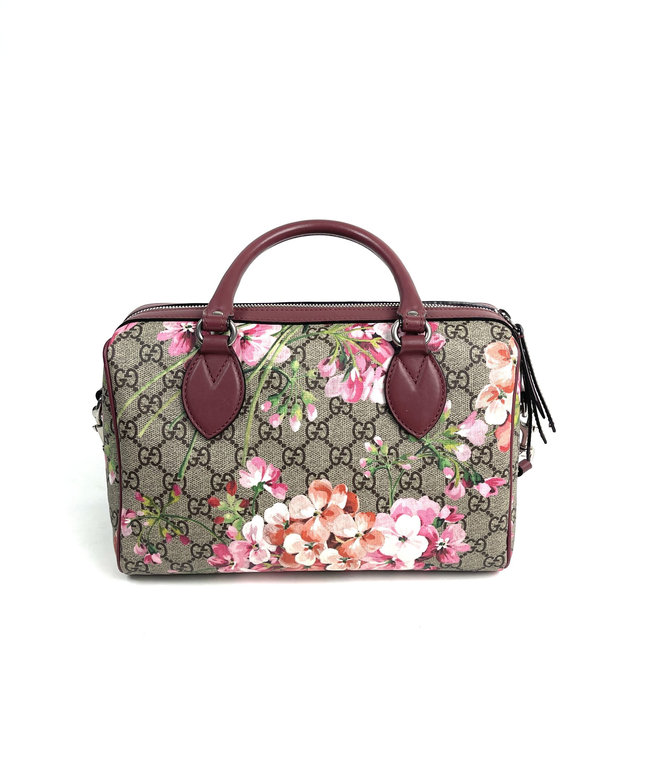 Gucci GG Supreme Blooms Pouch ○ Labellov ○ Buy and Sell Authentic Luxury