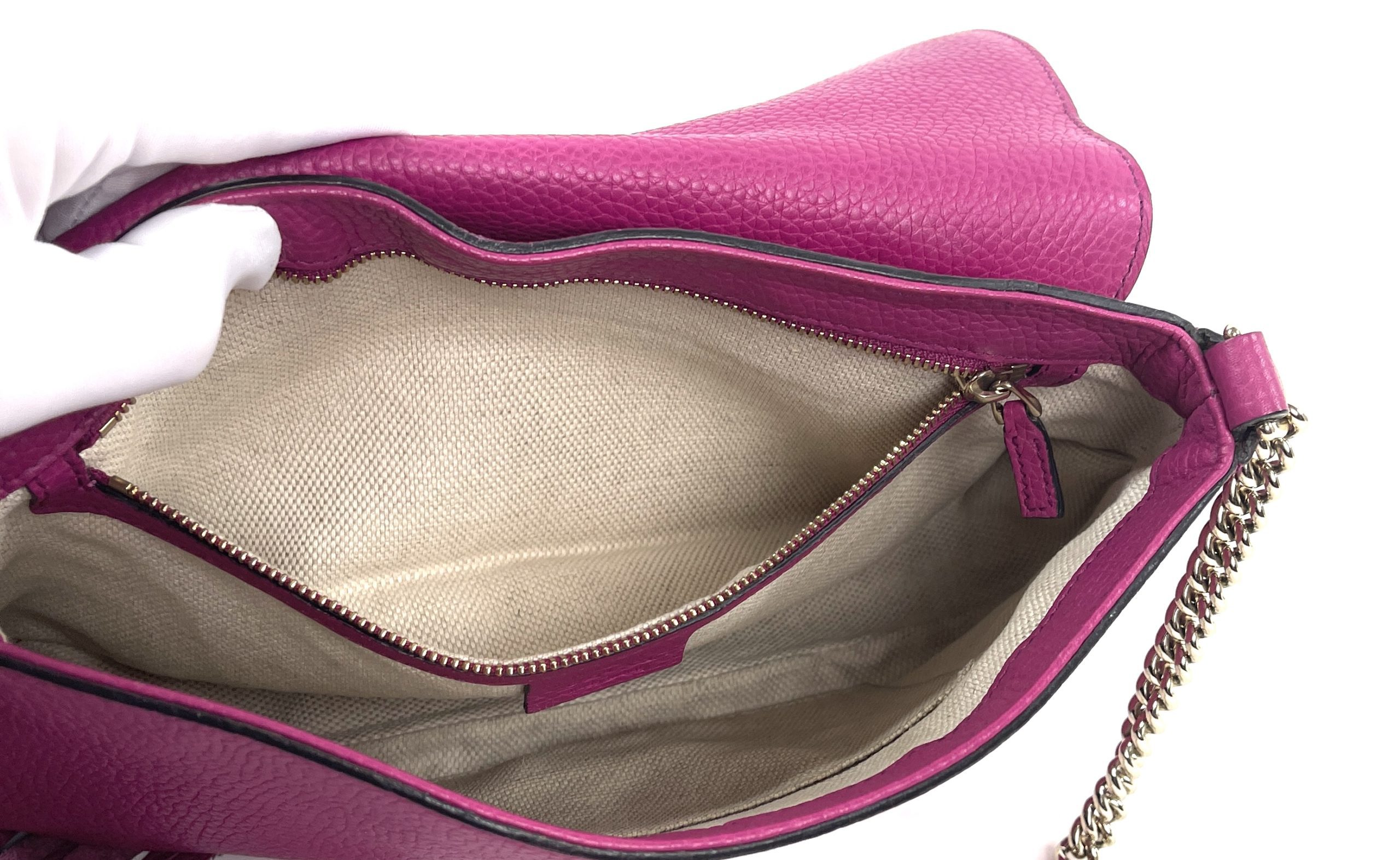 Gucci Lovely Heart Charm Metallic Pink Leather Strap Pochette Shoulder Bag