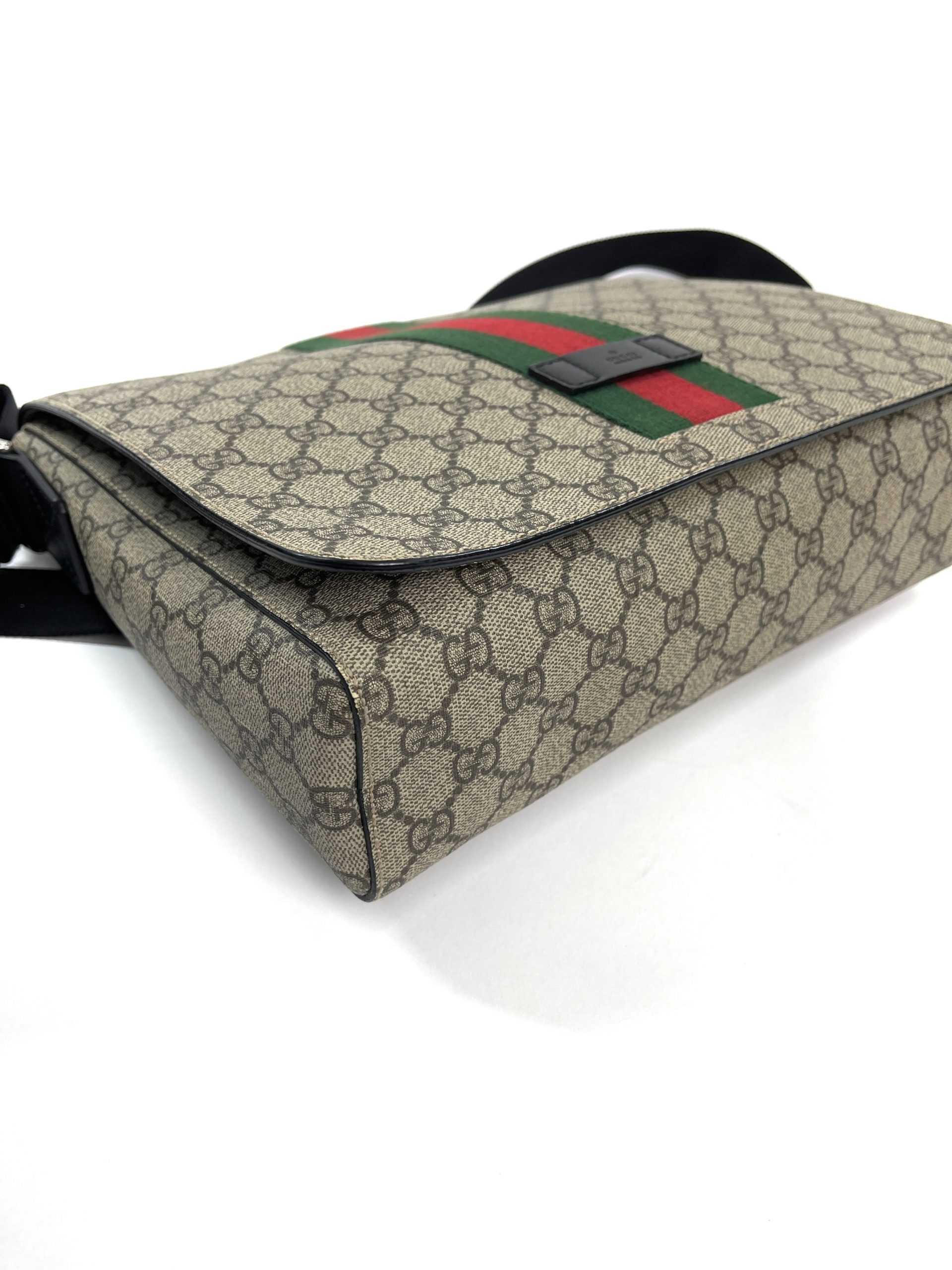 Gucci Supreme Web Messenger Bag - Luxe Du Jour