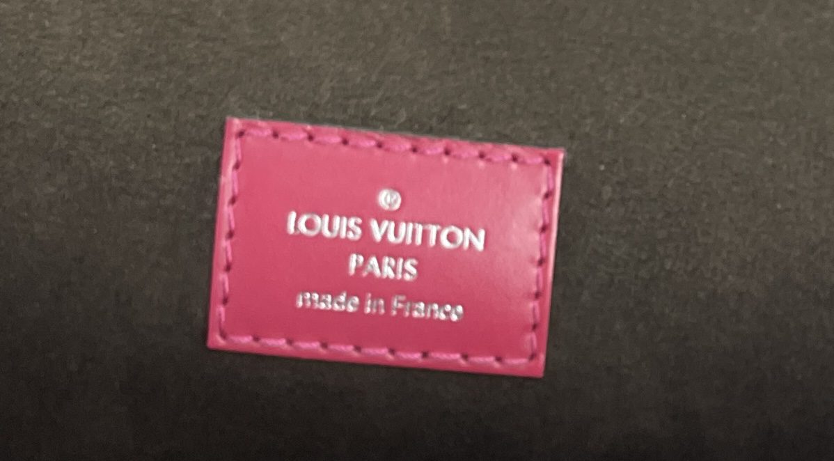 Louis Vuitton Magnolia Pink & Red Epi Noé QJBFSE10PB002
