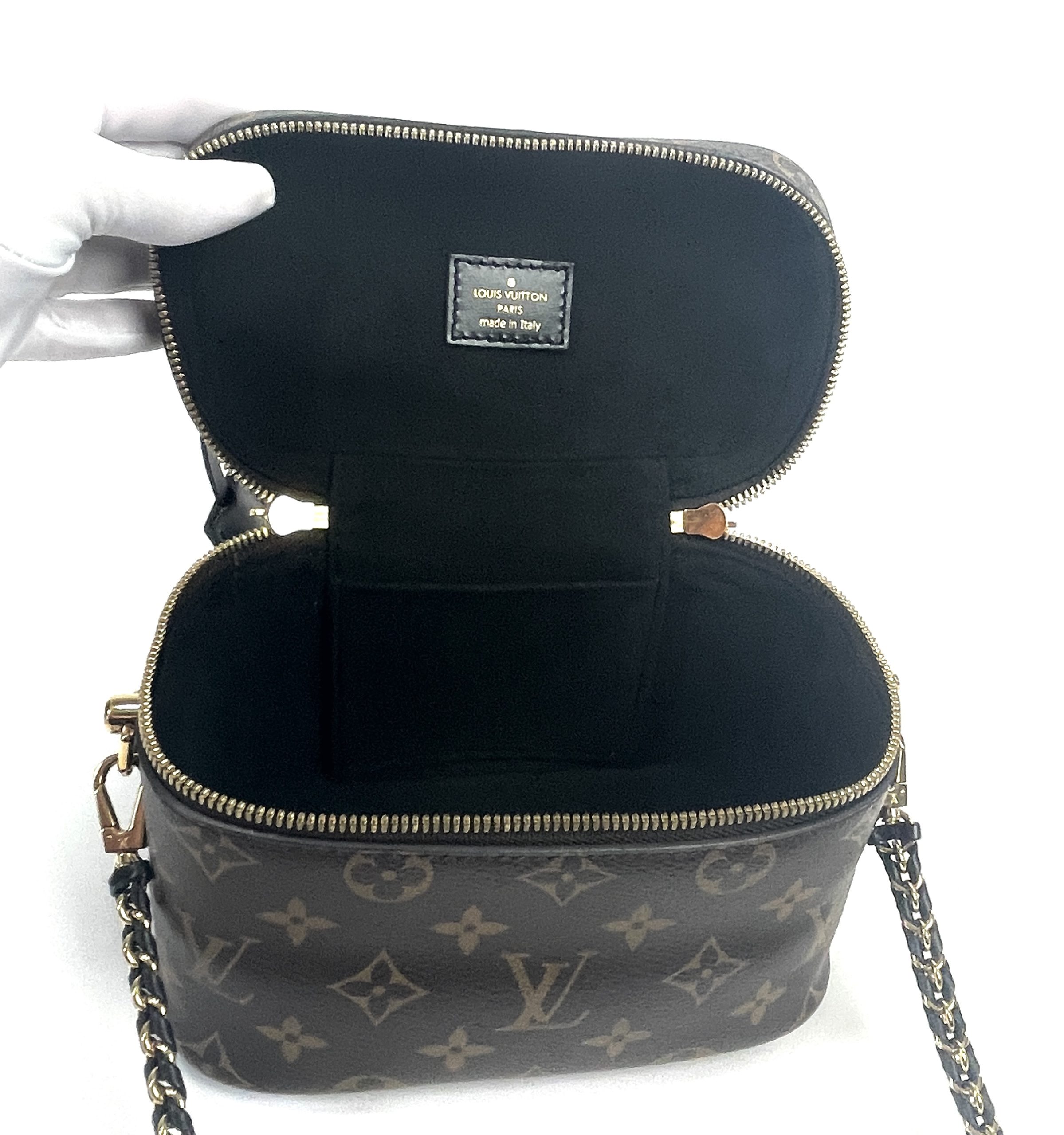 Black Checkered LV Louis Vuitton Luxury High End Airpods Pro Case