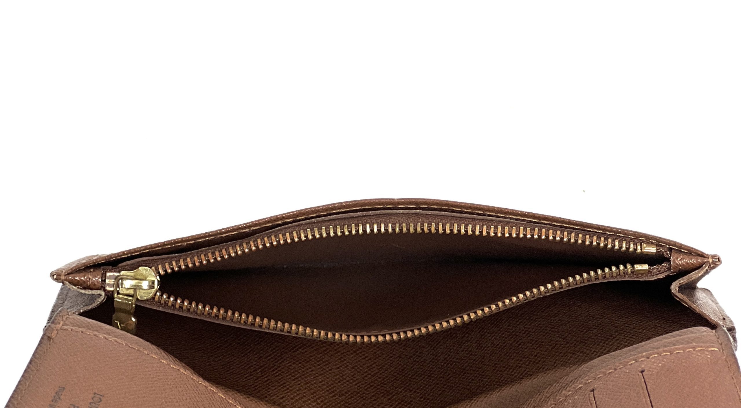 Louis Vuitton brazza checkbook wallet ct0056