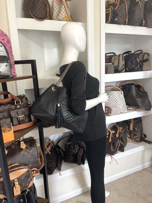 Gucci Soho Pebbled Leather Chain Medium Black Shoulder Bag 2