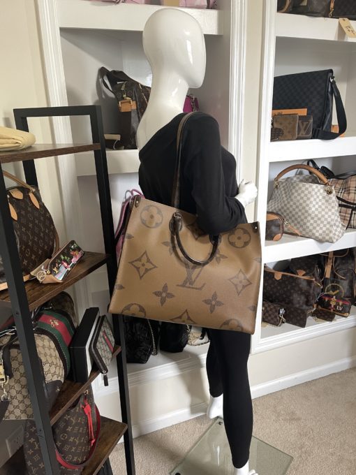Louis Vuitton ONTHEGO GM Reverse Tote 2