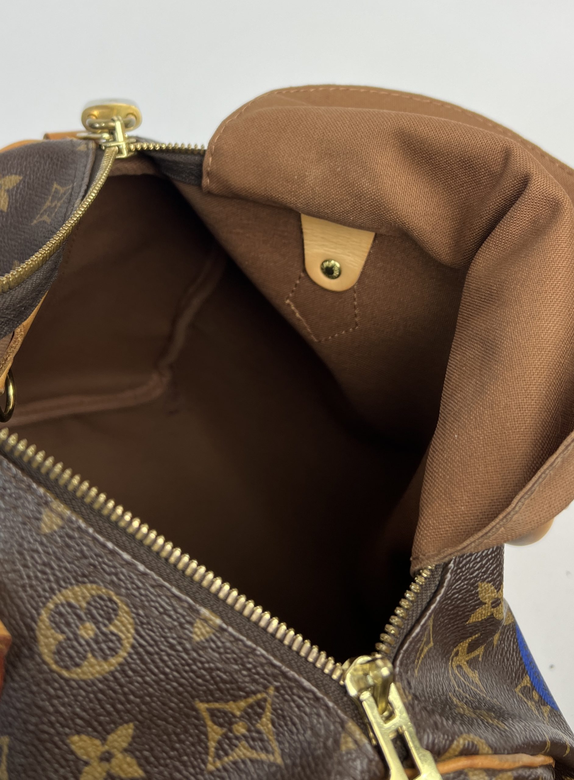 Authentic Louis Vuitton Limited Edition World Tour Speedy Bandouliere Bag