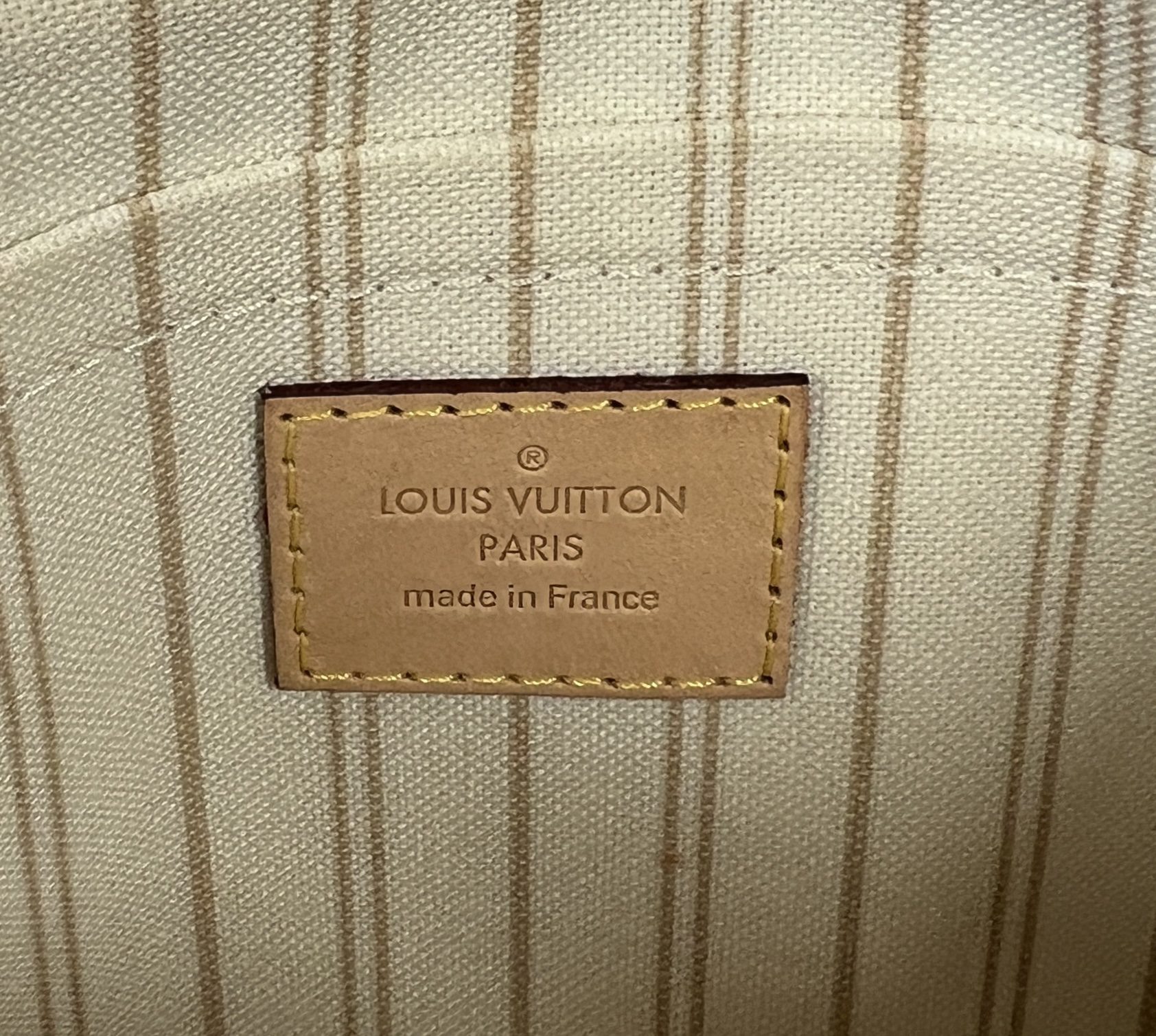 Louis Vuitton Neverfull Pochette Damier Azur Wristlet 10la527 White Coated  Canvas Clutch, Louis Vuitton