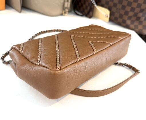 Chanel Brown Chevron Stitched Leather Classic Top Handle Bag - Image 18