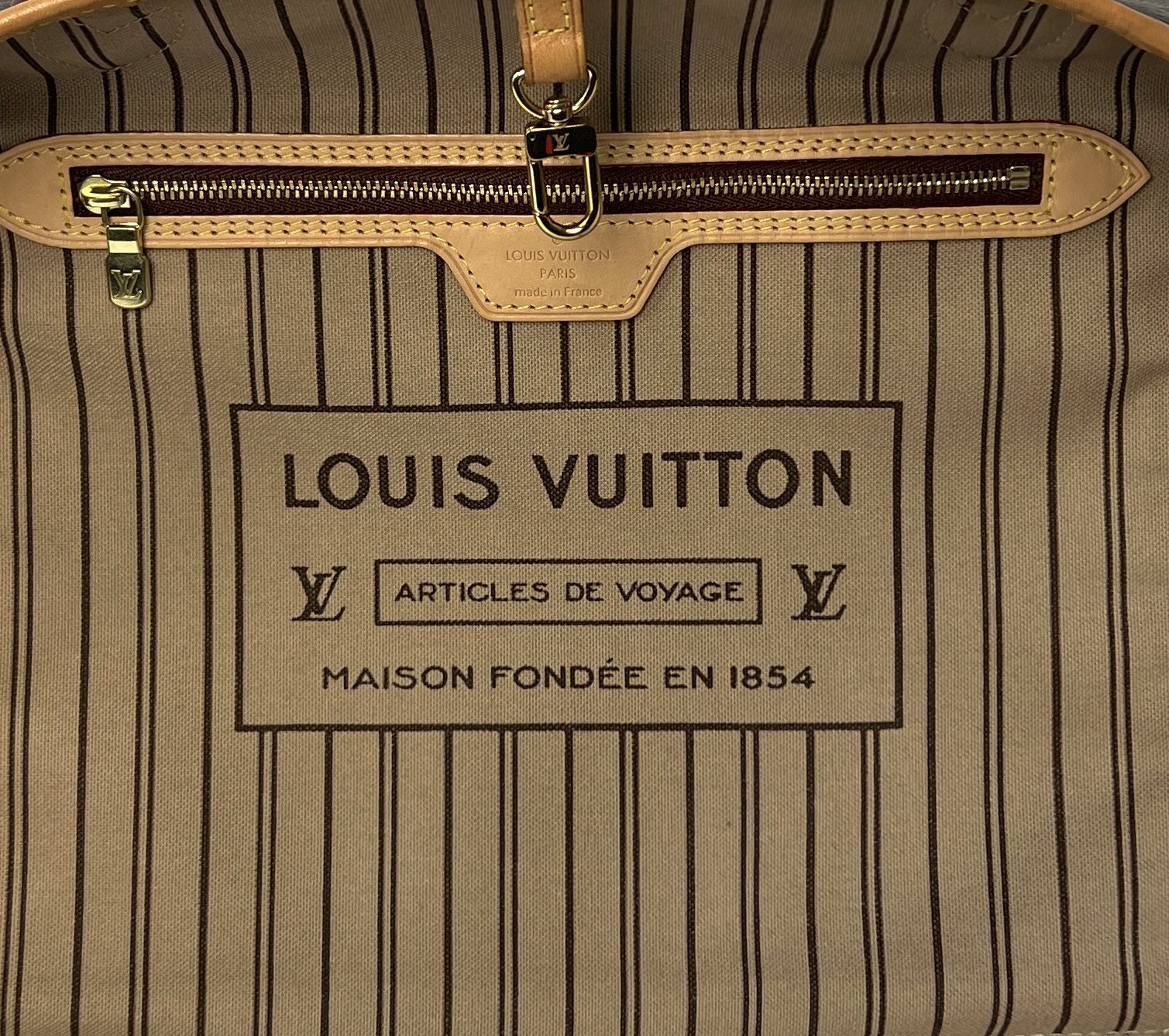 Sac bandoulière de voyage authentique Louis Vuitton monogramme