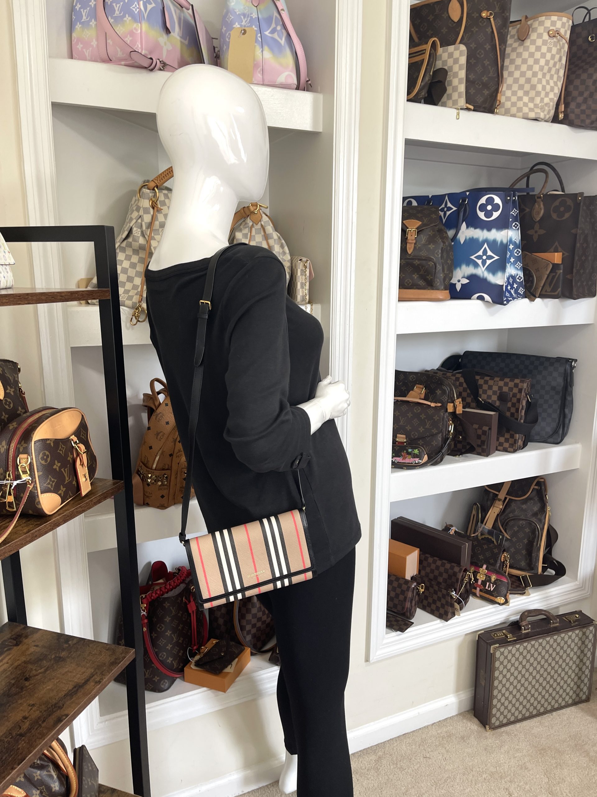 Burberry Icon Stripe Hannah WOC Crossbody/Shoulder Bag Black - A World Of  Goods For You, LLC