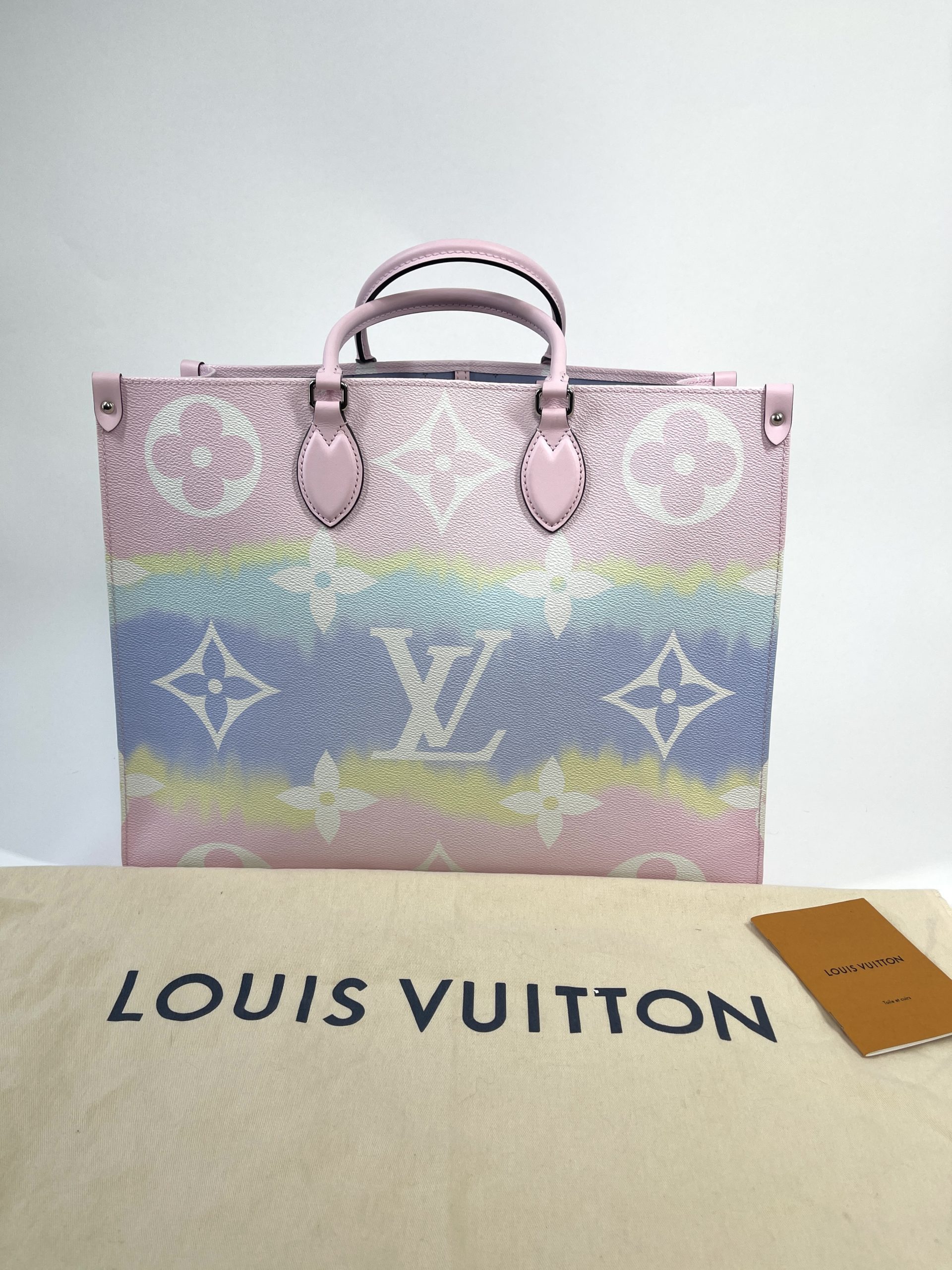 BRAND NEW Limited Edition Louis Vuitton Onthego Escale Pastel handbag at  1stDibs