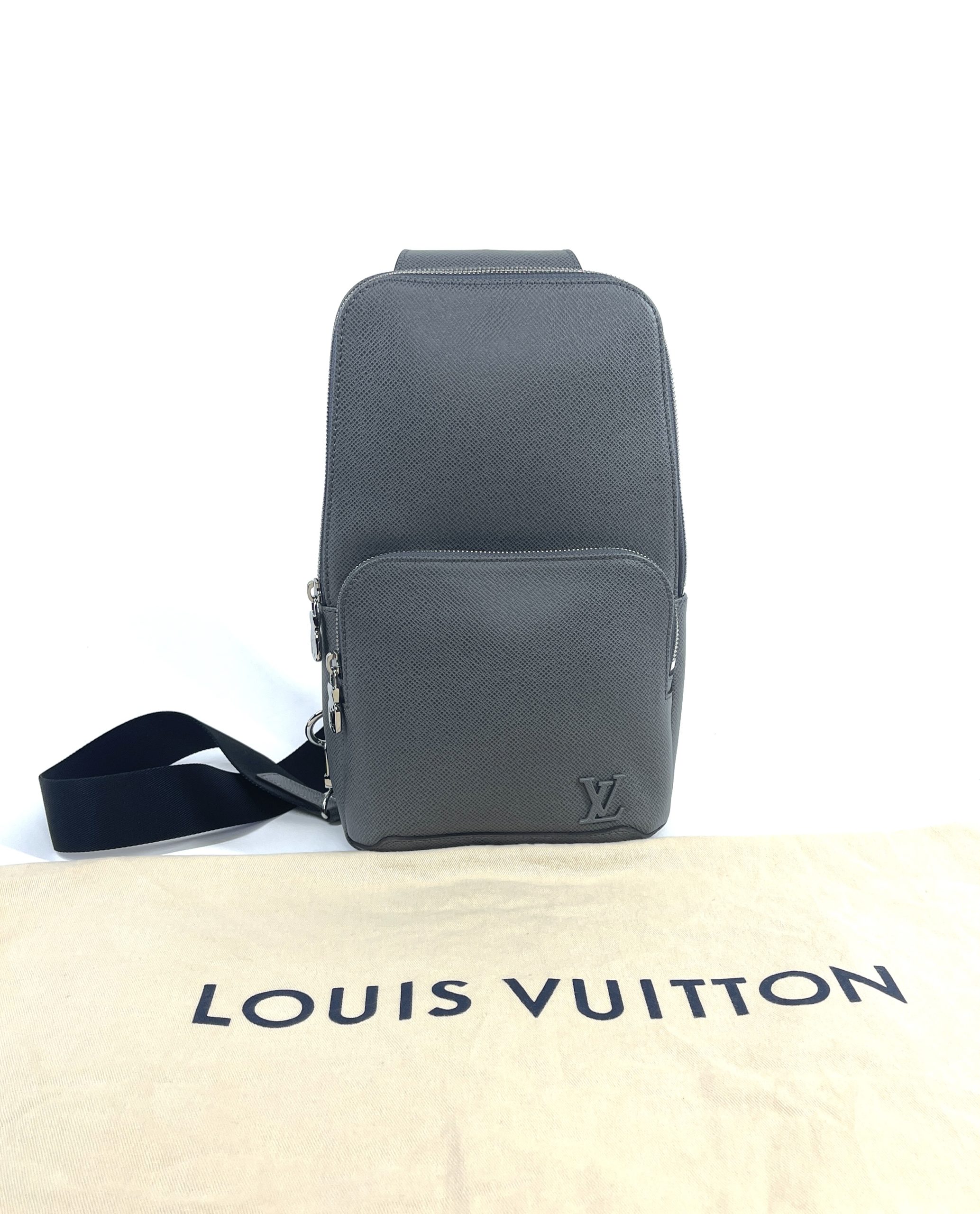 Louis Vuitton Avenue Slingbag NM Black Taiga