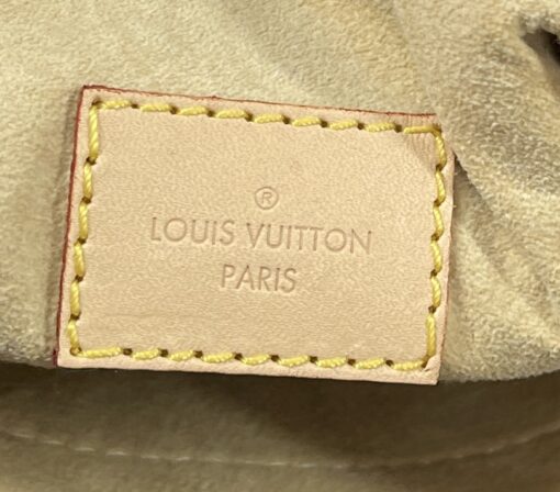 Louis Vuitton New Model Artsy MM Monogram Hobo 17