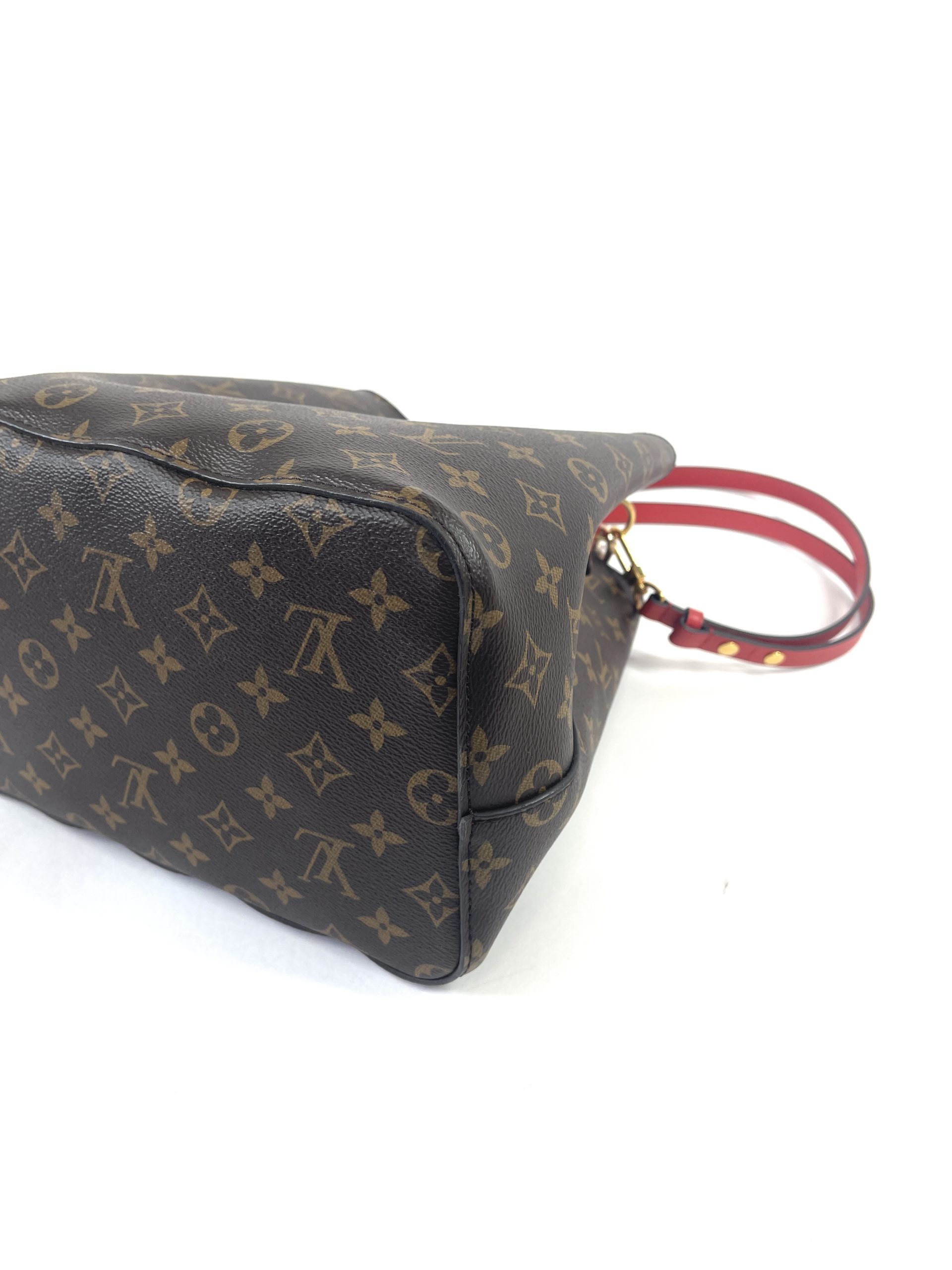 Louis Vuitton NeoNoe EPI Leather Shoulder Bag Coquelicot