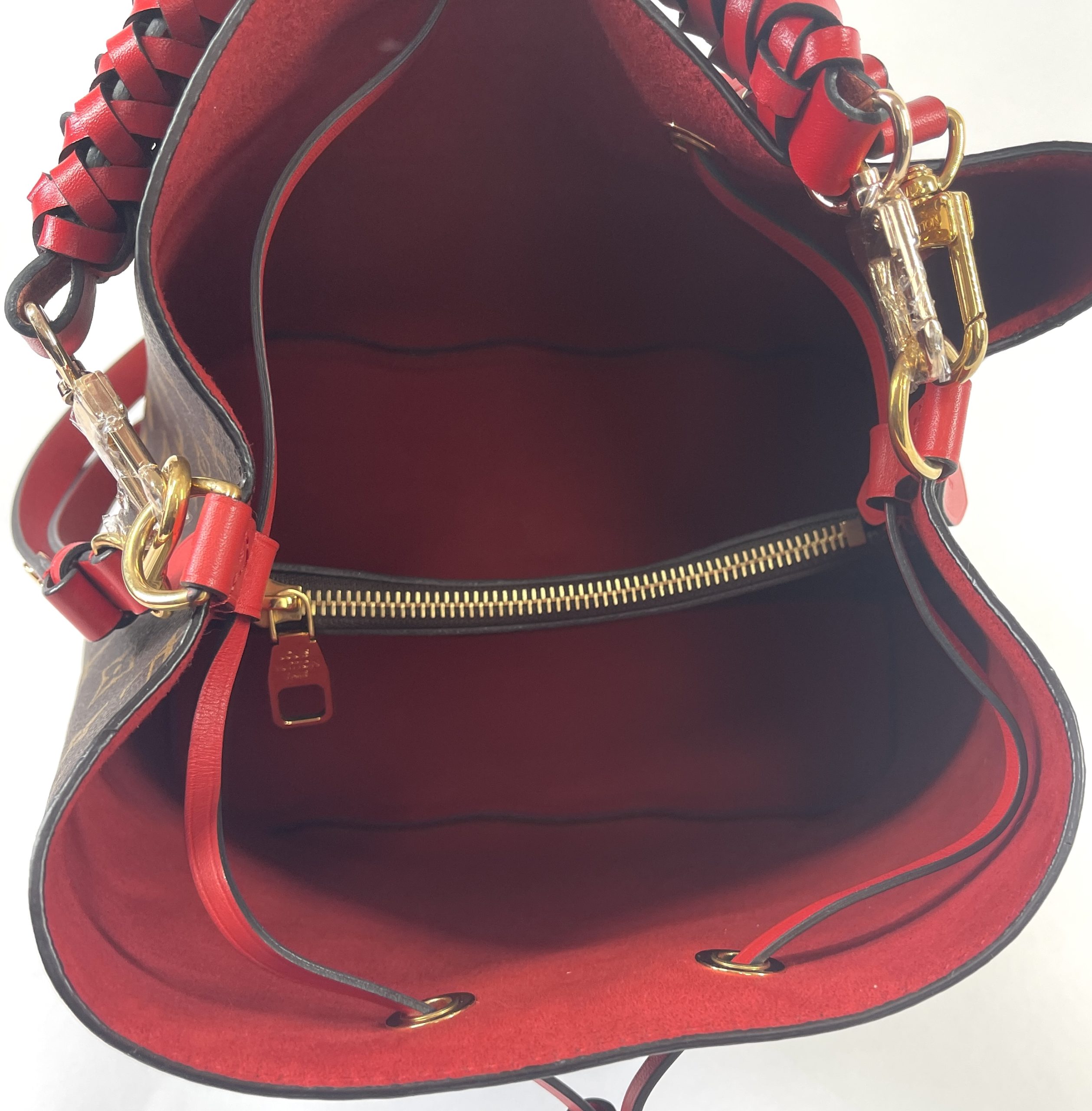 Authentic LOUIS VUITTON Monogram Neonoe Coquelicot Red Crossbody Handbag Bag