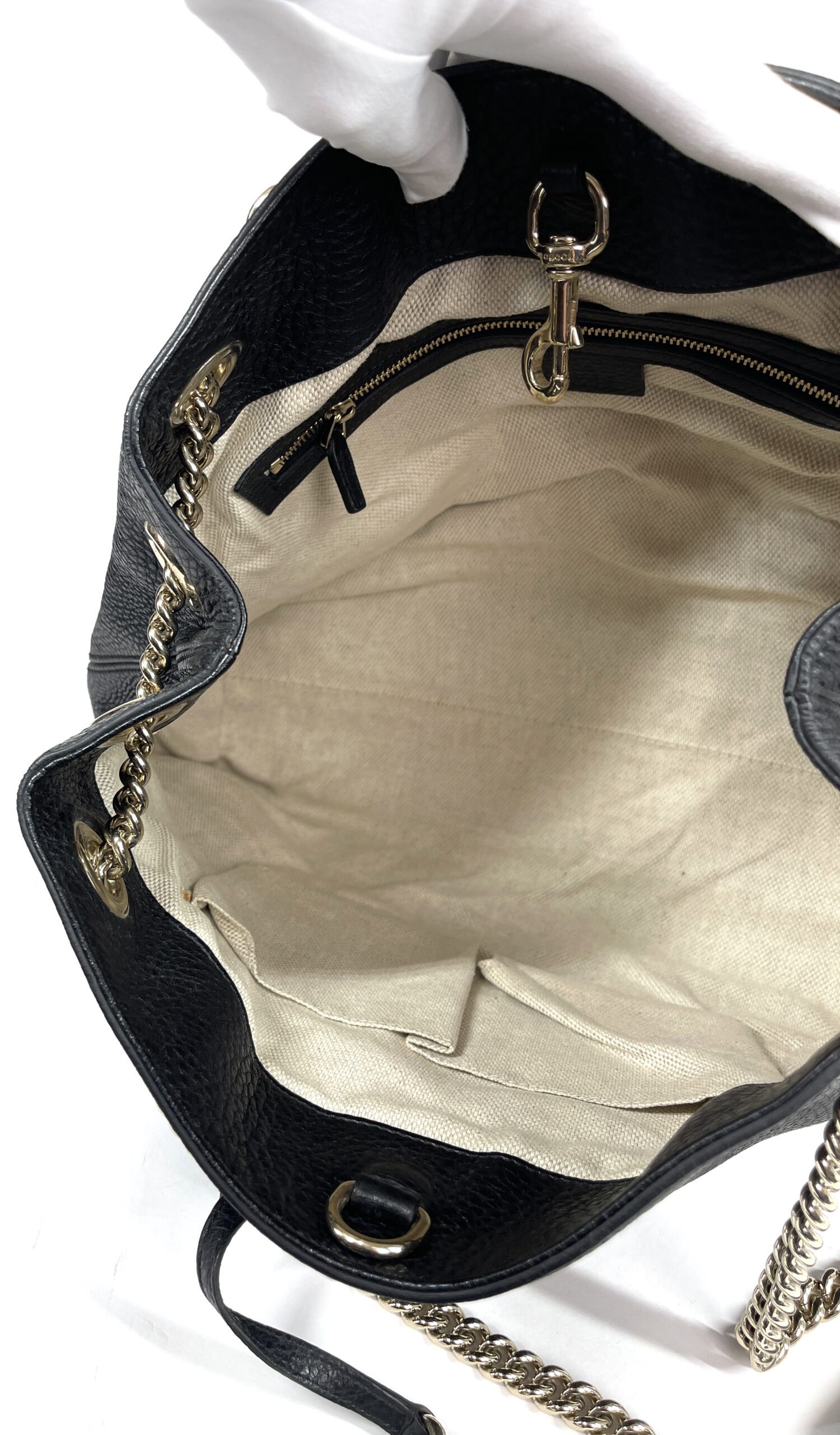 Gucci Pebbled Calfskin Medium Soho Boston Black Handbag For Sale