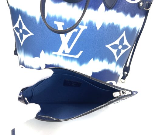Louis Vuitton Blue Escale Neverfull Bag and Pouch Set 33