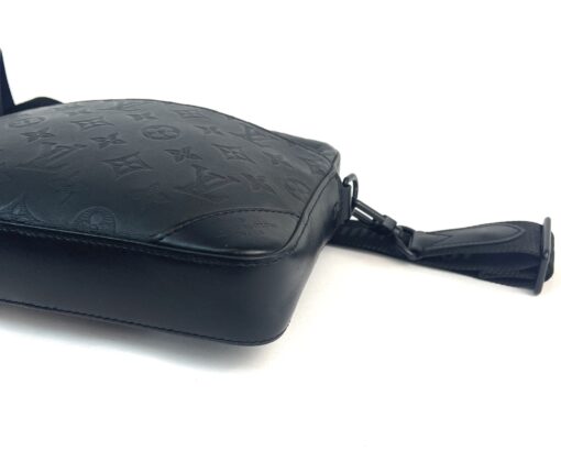 Louis Vuitton Black Calfskin Shadow Duo Messenger Unisex 31