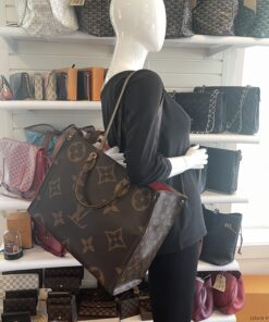 Louis Vuitton Onthego GM Reverse Tote 2