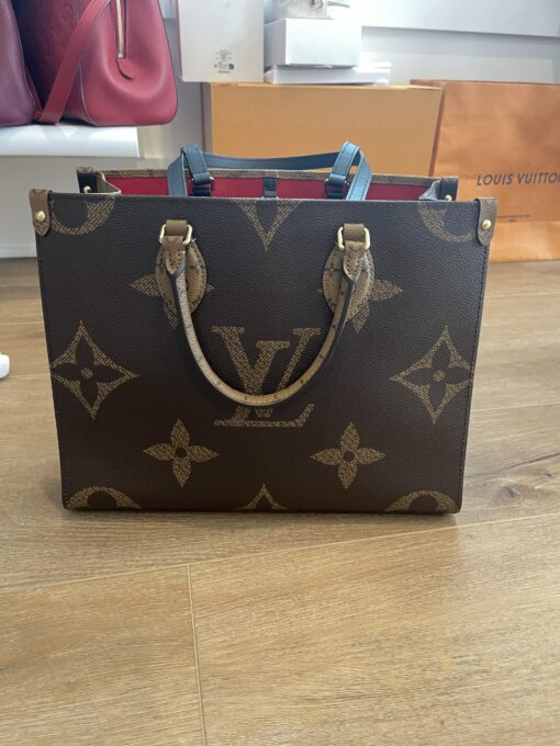 Louis Vuitton Onthego MM Reverse Tote 7