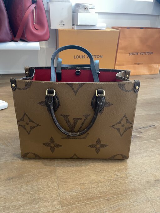 Louis Vuitton Onthego MM Reverse Tote 21