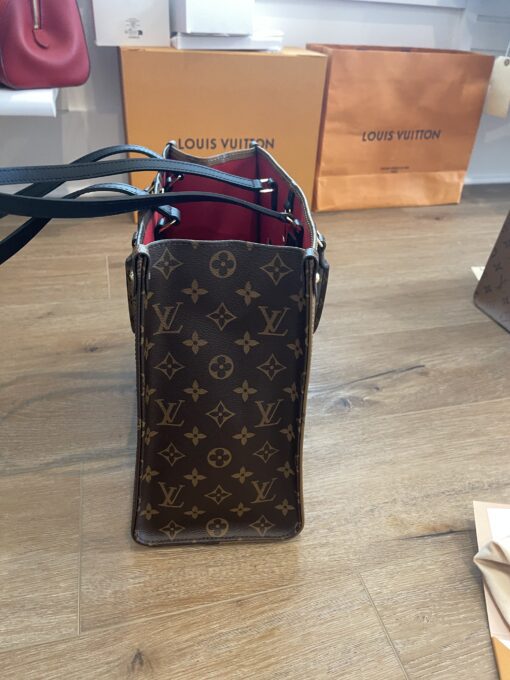 Louis Vuitton Onthego MM Reverse Tote 27