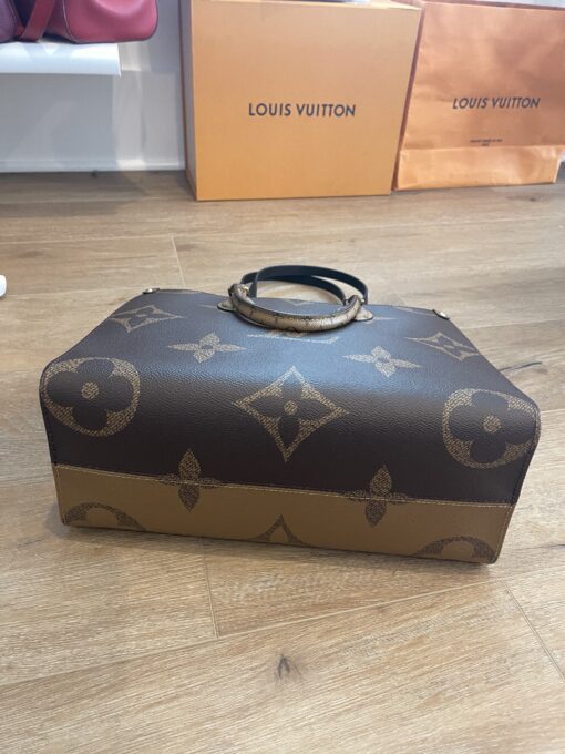 Louis Vuitton Onthego MM Reverse Tote 26