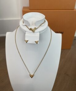 Louis Vuitton 3 piece set V Essentials Gold Necklace Earrings Bracelet 2