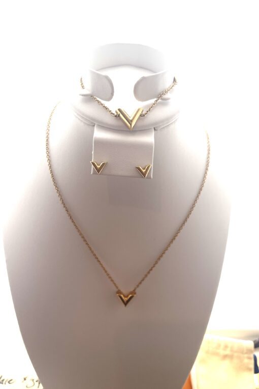 Louis Vuitton 3 piece set V Essentials Gold Necklace Earrings Bracelet