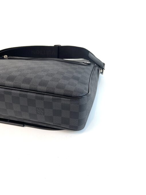 Louis Vuitton Daniel MM Graphite Messenger - Image 13