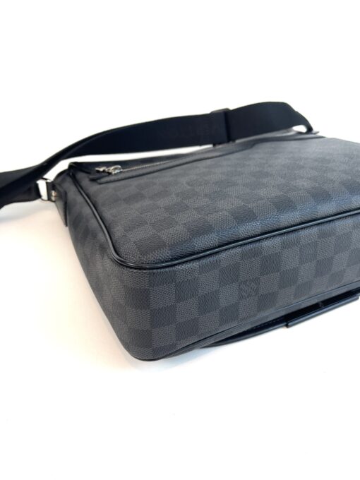 Louis Vuitton Daniel MM Graphite Messenger 11