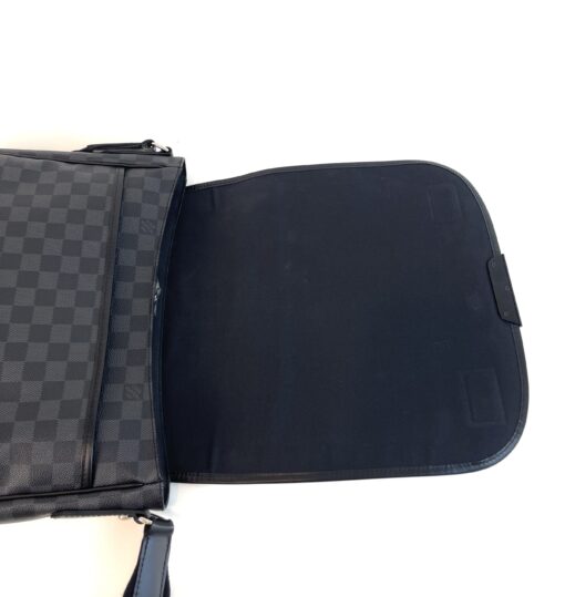 Louis Vuitton Daniel MM Graphite Messenger 20