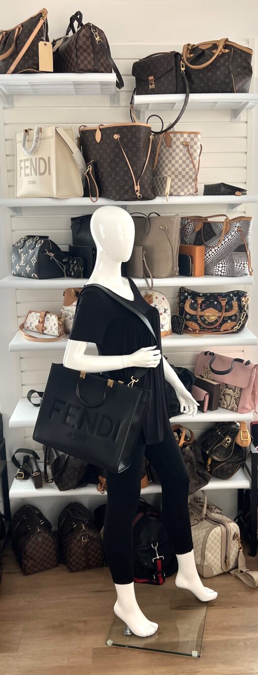 Fendi Black on Black Medium Sunshine Shopper Vitello King - Image 2