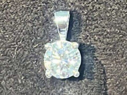 Brand new 1 Carat VS Lab Diamond Pendant 24k White Gold 16" inch chain - Image 9