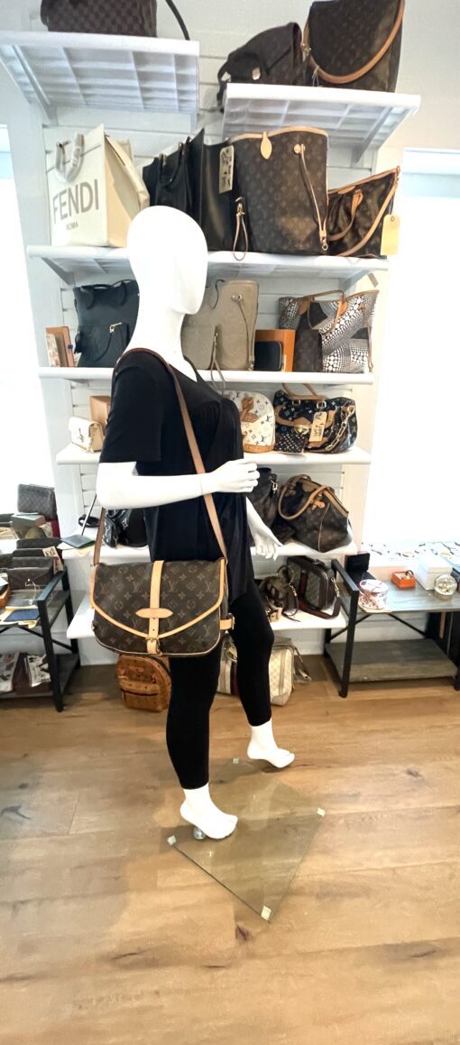 Louis Vuitton Monogram Saumur 30 Messenger - Image 3