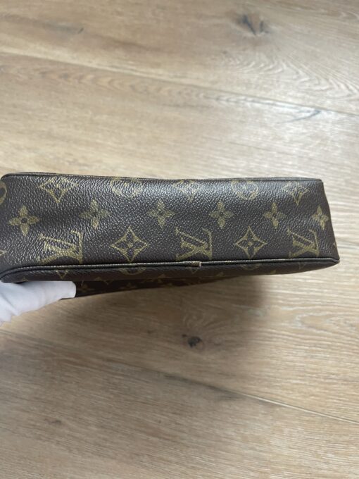BUNDLE : Louis Vuitton Vintage Monogram Trousse 28 and Trousse 23 Cosmetic Bag - Image 26