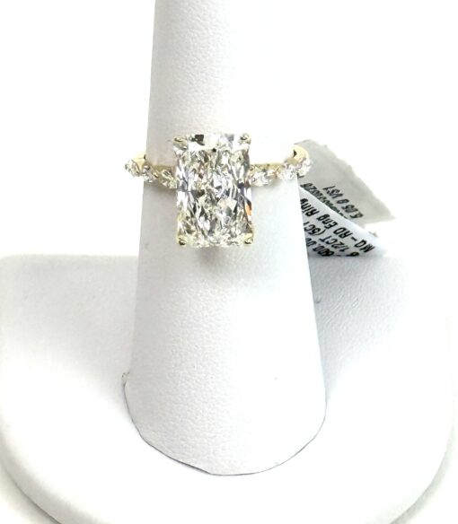 Brand new 5.5 Carat Radiant Lab Diamond G VS1 In 14k Yellow Gold