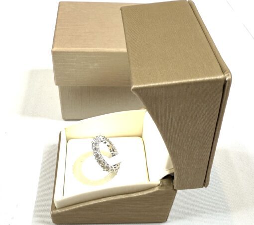 Natural diamond eternity band consisting of 5.22 carats of natural round brilliant cut diamonds - Image 8