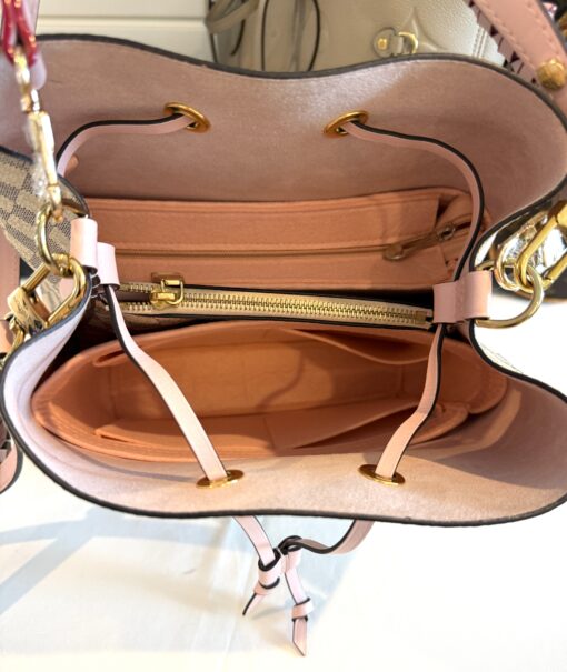 Louis Vuitton Neo Noe Azur with Rose Ballerine - Image 6