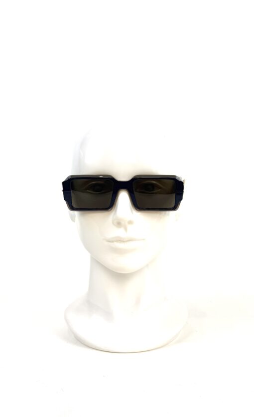 Fendi FE40073U 50E Blue and Grey Rectangular Sunnies - Image 9