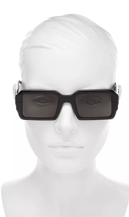 Fendi FE40073U 50E Blue and Grey Rectangular Sunnies - Image 3