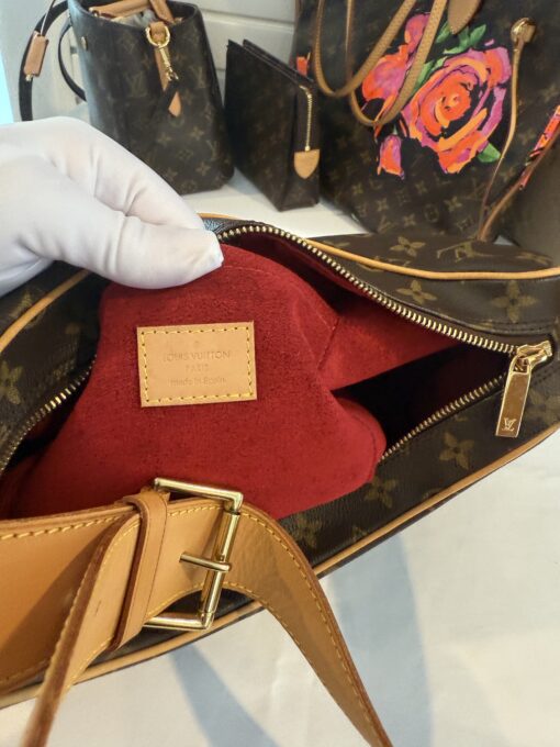 Louis Vuitton Monogram Croissant GM Shoulder Bag - Image 9