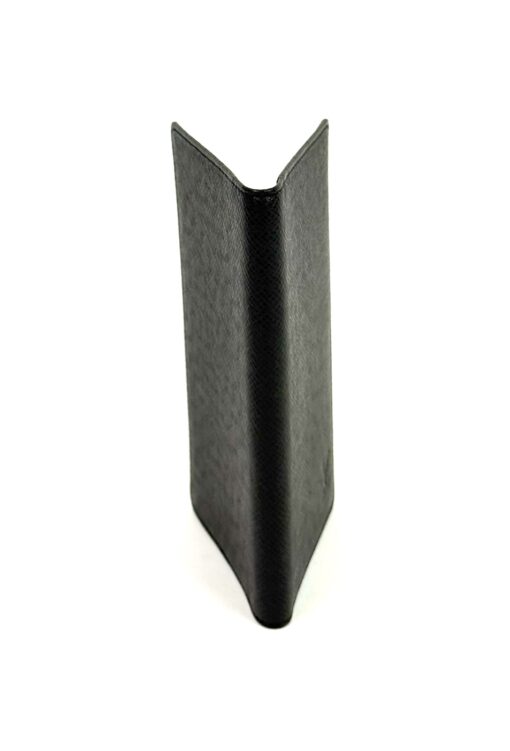 Louis Vuitton Black Taiga Leather Porte-Valeurs Cartes Crédit Passport - Image 11