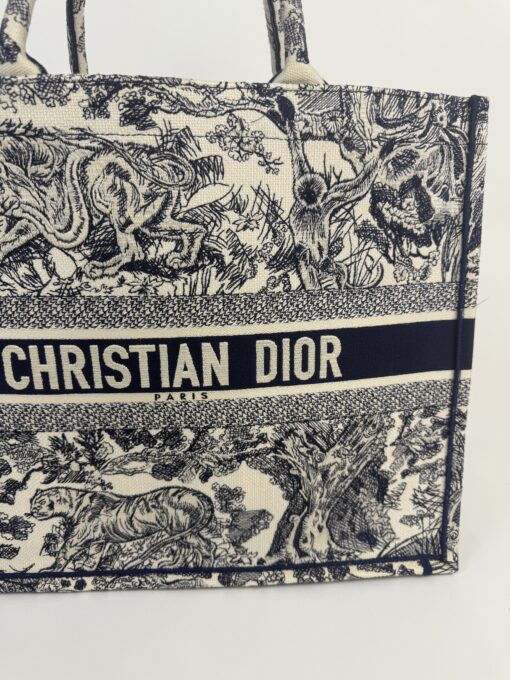 Christian Dior Canvas Embroidered Large Dioriviera Toile De Jouy Book Tote Blue - Image 18