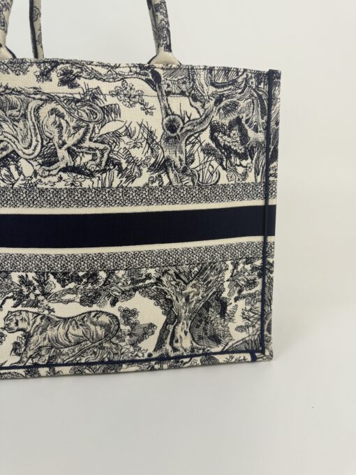 Christian Dior Canvas Embroidered Large Dioriviera Toile De Jouy Book Tote Blue - Image 16