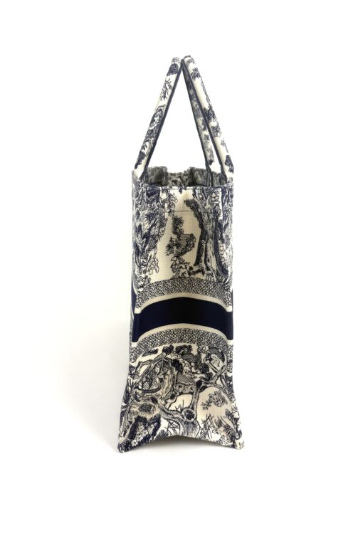 Christian Dior Canvas Embroidered Large Dioriviera Toile De Jouy Book Tote Blue - Image 8