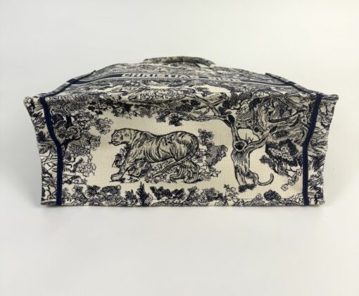Christian Dior Canvas Embroidered Large Dioriviera Toile De Jouy Book Tote Blue - Image 14