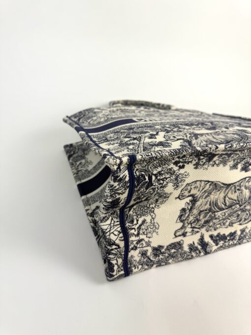 Christian Dior Canvas Embroidered Large Dioriviera Toile De Jouy Book Tote Blue - Image 13