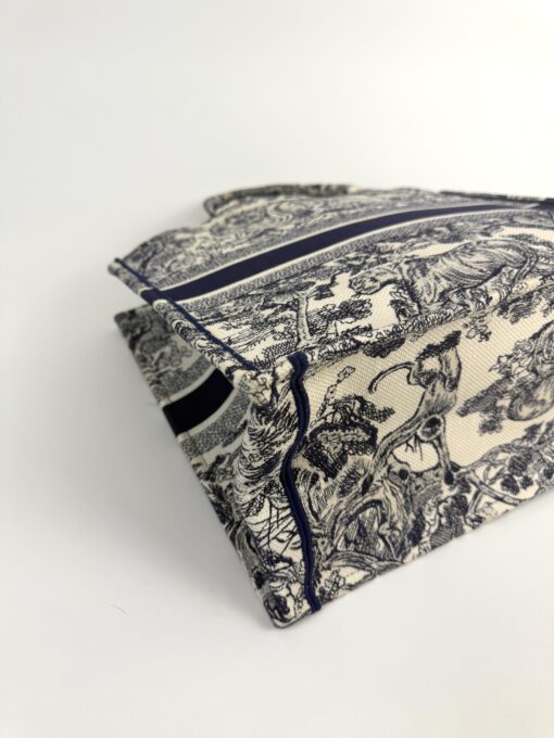 Christian Dior Canvas Embroidered Large Dioriviera Toile De Jouy Book Tote Blue - Image 11