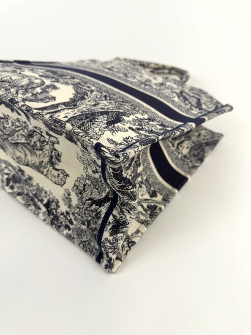 Christian Dior Canvas Embroidered Large Dioriviera Toile De Jouy Book Tote Blue - Image 10