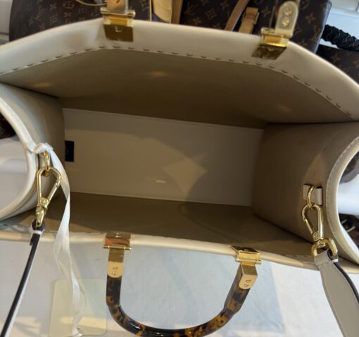 Fendi Medium Cream Sunshine Tote Shopper - Image 9